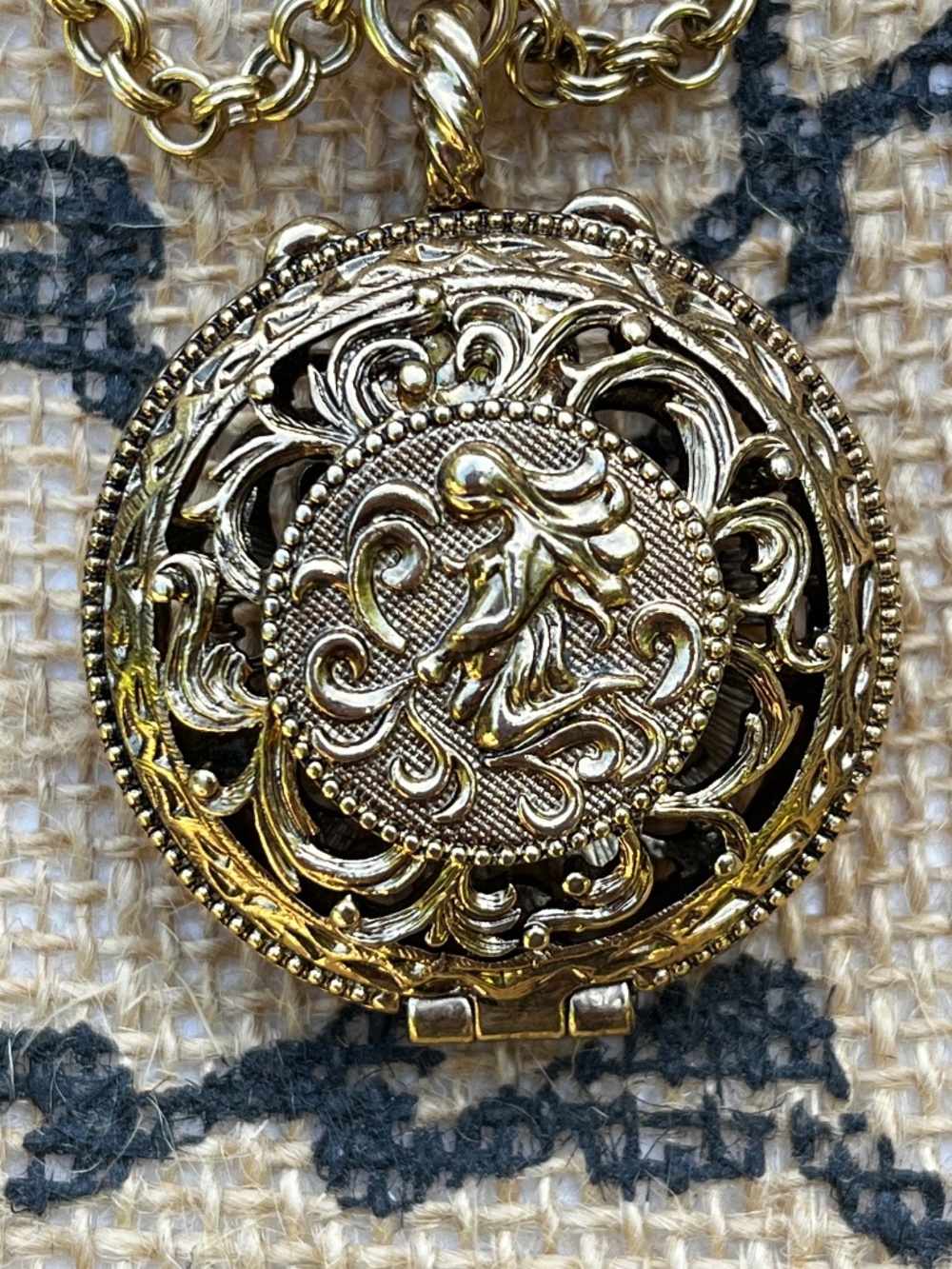 Max Factor Zodiac Aquarius Perfume Diffuser on Chain & Ribbon Necklace